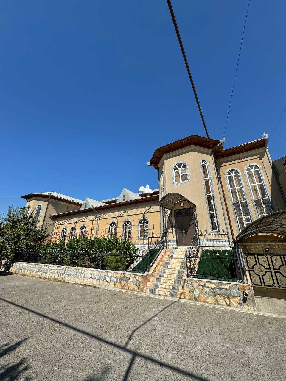 16 sotiqli tayyor hovli sotiladi.
