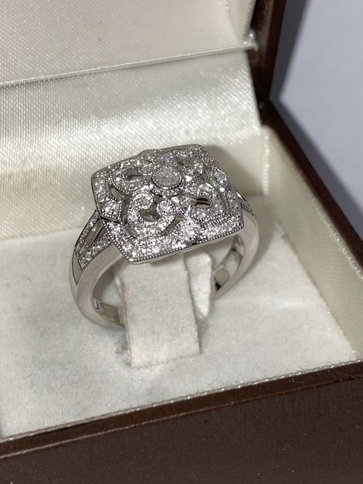 Inel aur alb 18kt. cu diamante 0.45ct