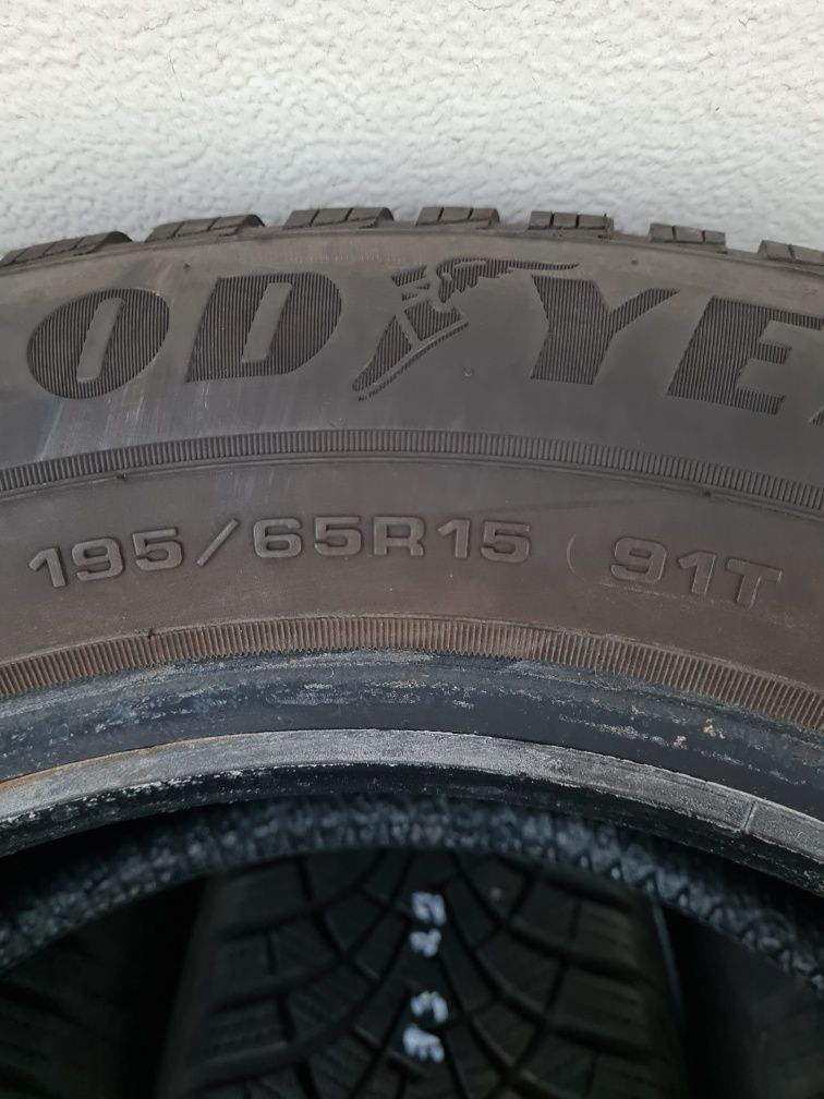 Зимни гуми 4 броя GOODYEAR UltraGrip 9+ 195 65 R15 дот 3322