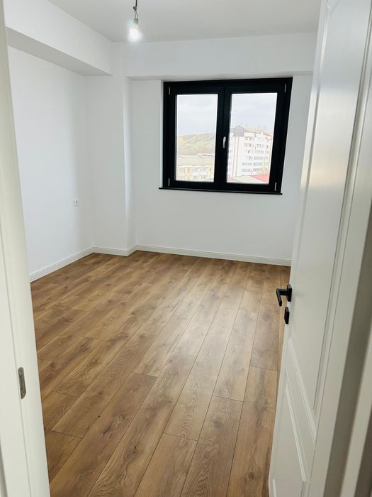 Vand apartament 3 camere NeoTower  Burdujeni, langa pizzeria For You