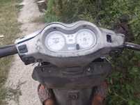 Scuter 125 4t cadrul este mare motorul a suferit inundare