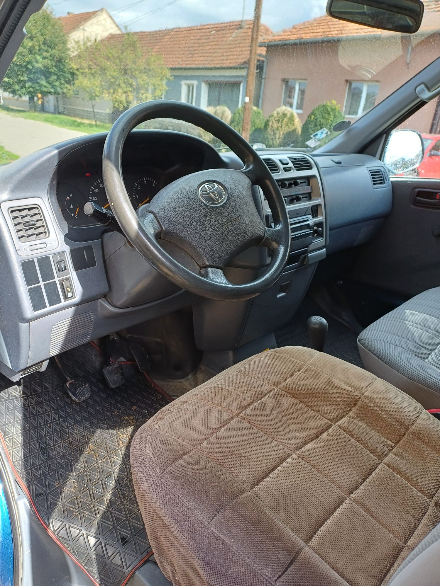 toyota hiace furgon