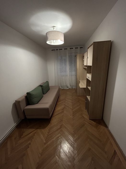Inchiriez apartament 3 camere
