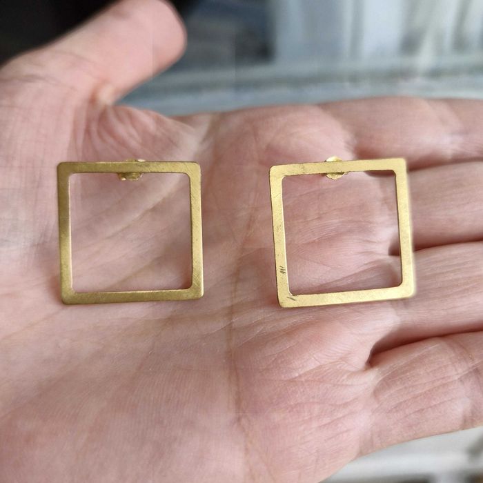 Cercei aurii geometrici