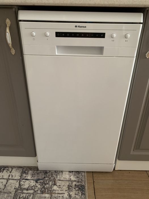 Продаю посудомоечную машину