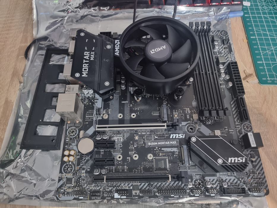 Kit placa de baza + Procesor ryzen