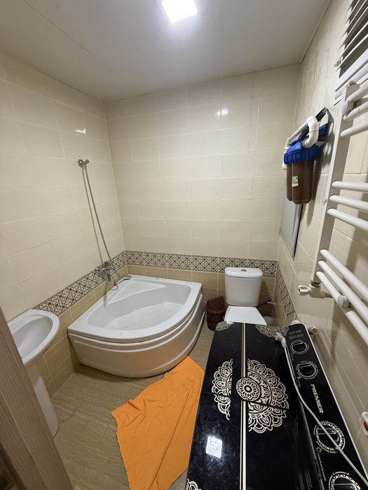 Qorasuv ijaraga 2 xonali uy