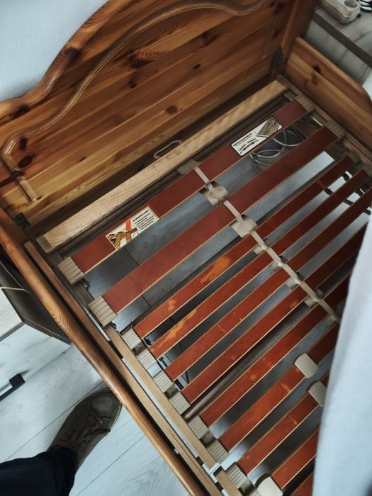 Pat lemn masiv cu saltea