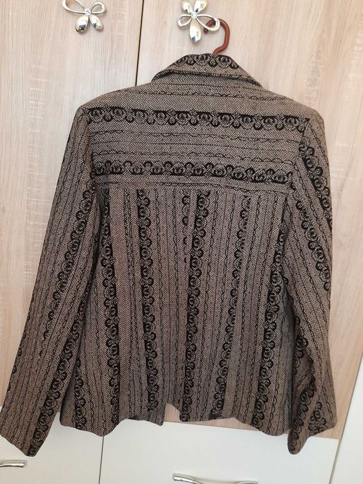 Дамско сако,размер 44