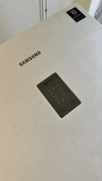 Холодильник Samsung RB37J5461EF