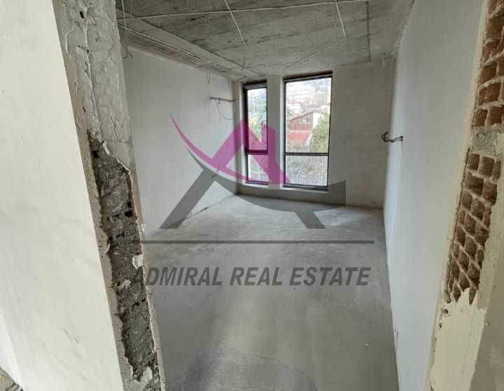Продава се Четиристаен апартамент в Варна, Бриз - 139 кв.м за 1475 €/кв.м - Снимка #12