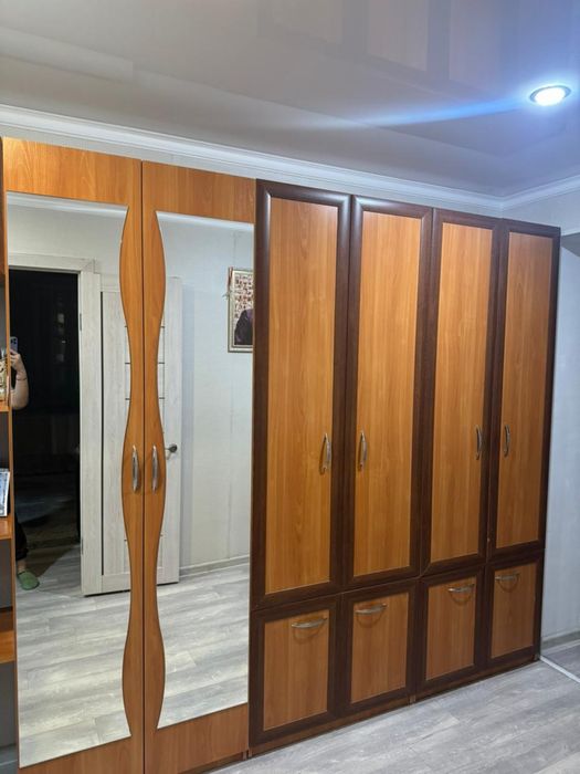 Продам шкаф для прихожей