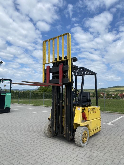 De vanzare sau de inchiriat stivuitor electric