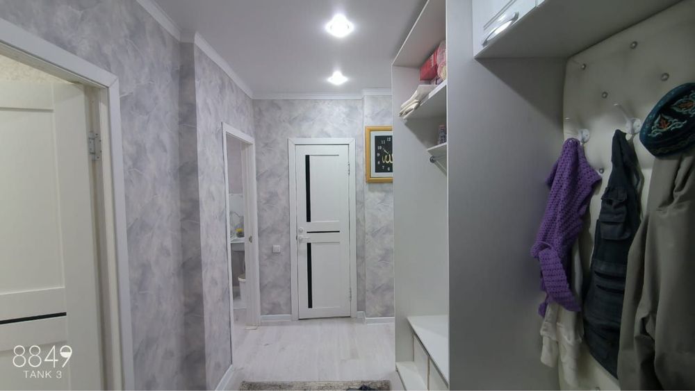 продается Квартира в 33 мкр 6 дом