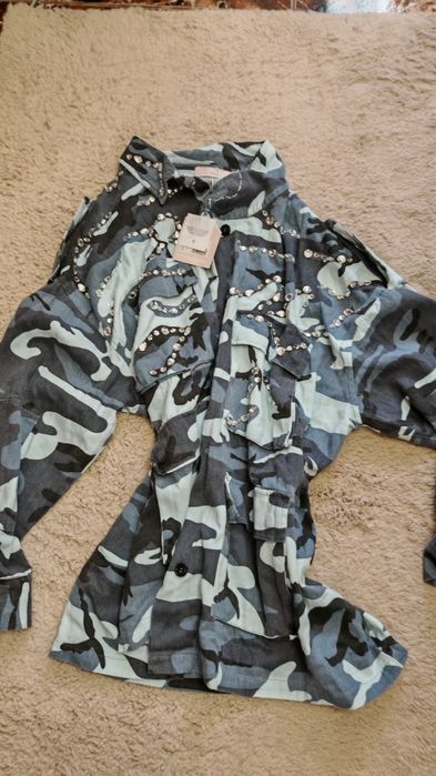 2 Camasi.   3 XL