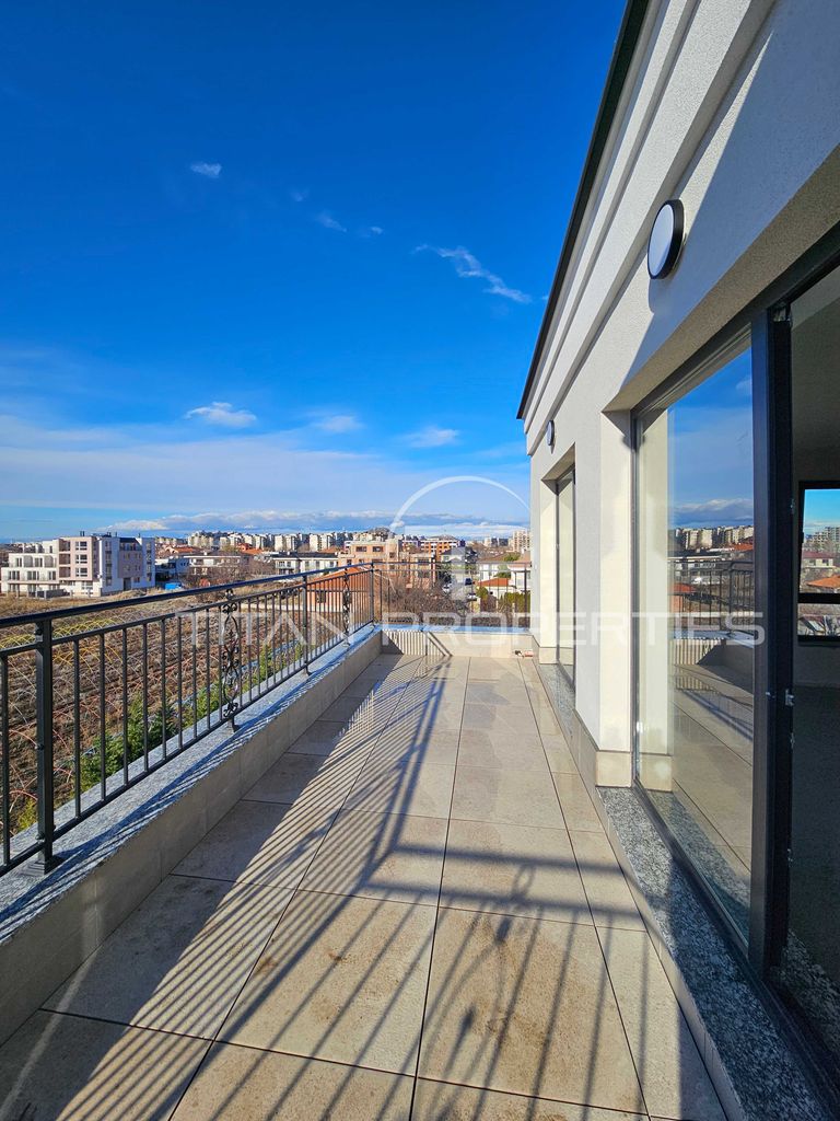 Продава се Тристаен апартамент в Пловдив, Беломорски - 111 кв.м за 1488 €/кв.м - Снимка #9