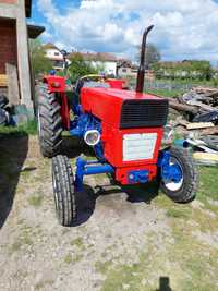 Tractor Universal UTB 550