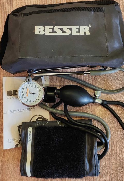 Коледни камиончета, чаши или подаръци