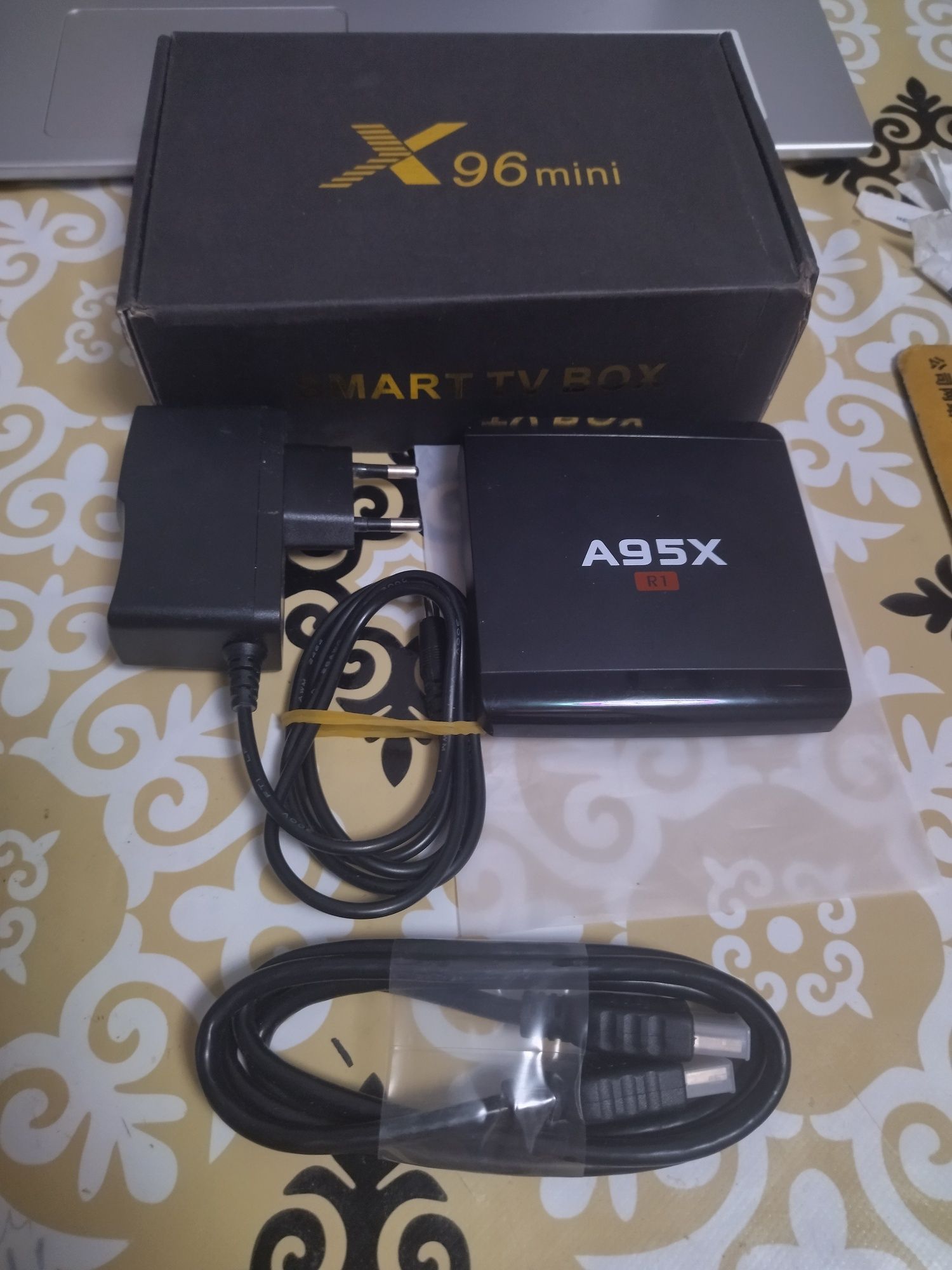 Tv box ТВ приставка