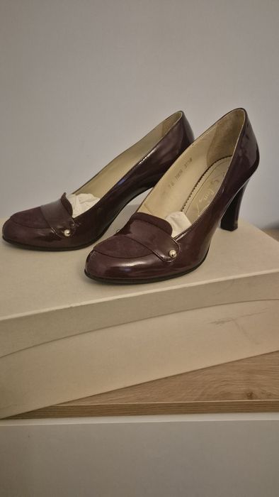 Vând pantofi marca Guban