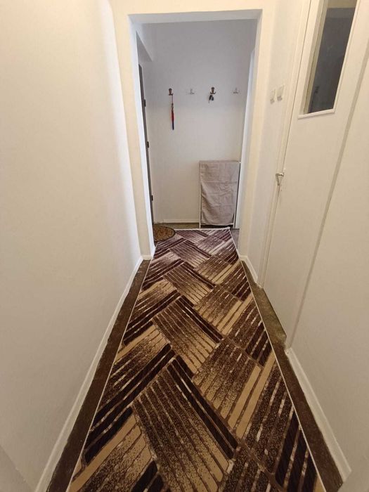 Semidecomandat 3 camere Craiovița, pers. Fizica EXCLUS AGENTII