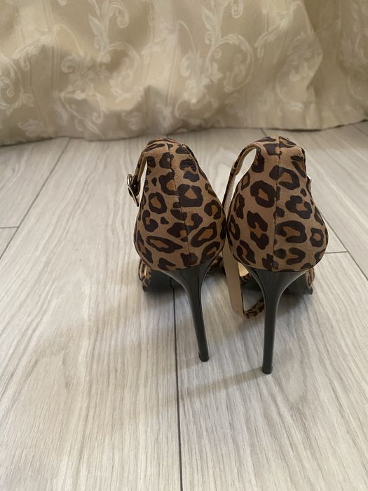 Sandale elegante leopard piele