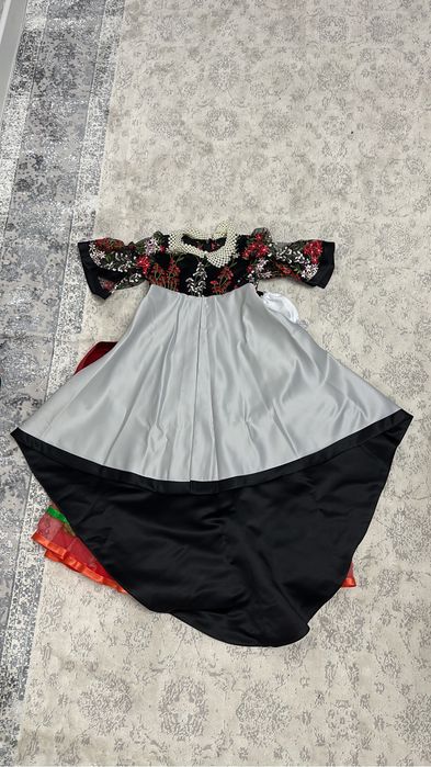 Нарядное платье