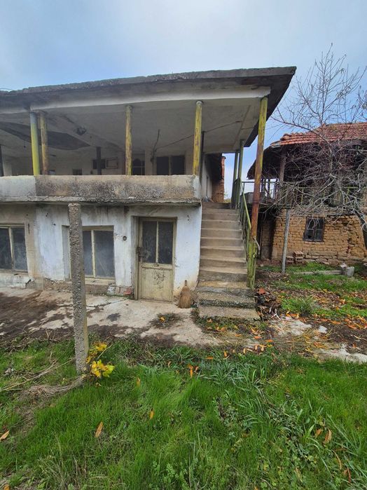 Продавам Къща с.Смочан на 10км от Ловеч