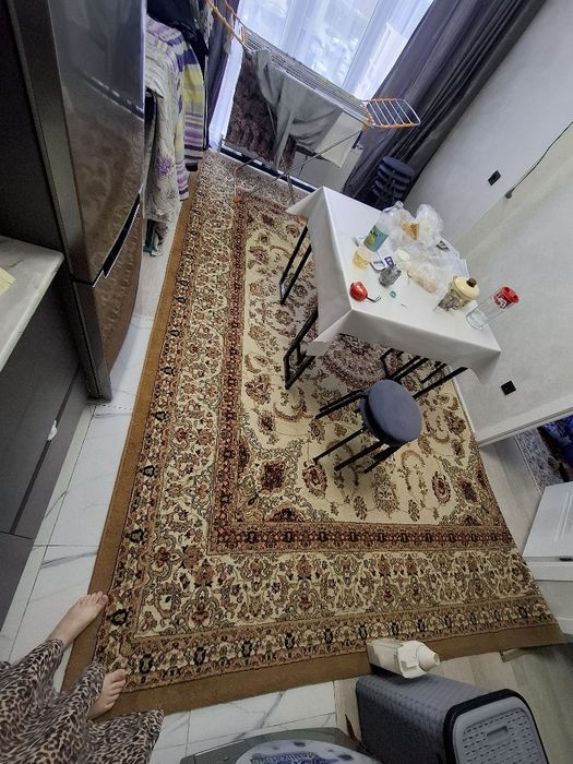 Ковёр в хорошем состоянии