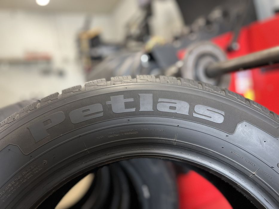 Зимни гуми 235/60 R17 Petlas