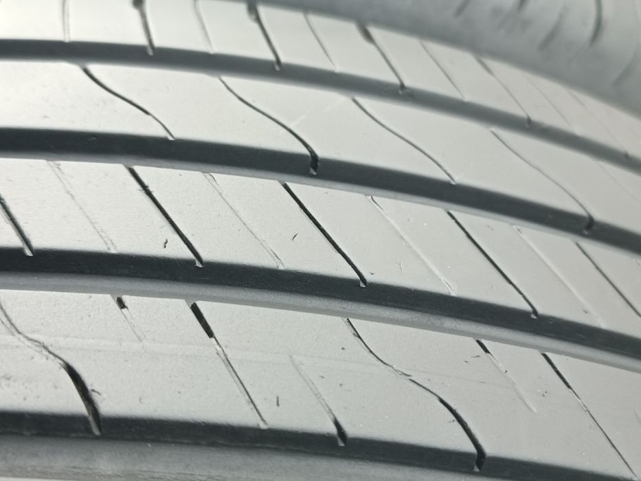 215/65/16 Goodyear Дот 3923