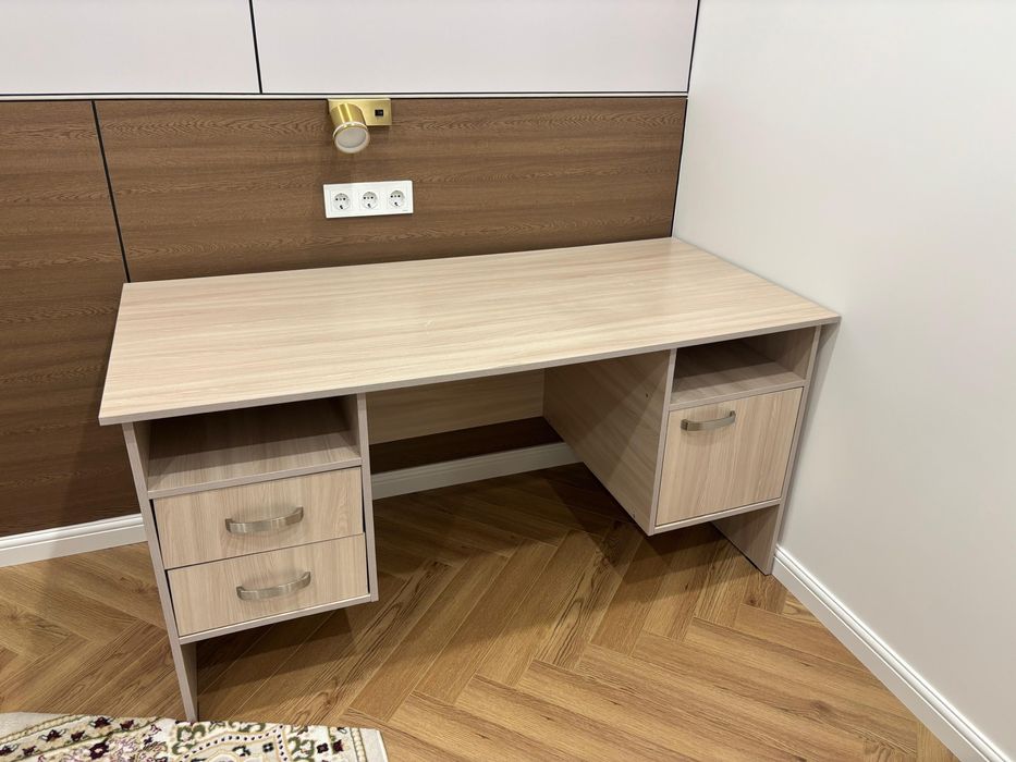 Продаю рабочий стол