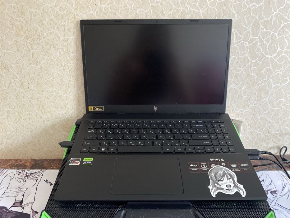Acer Nitro V RTX 4050 • Как новый • С подставкой и аксессуарами
