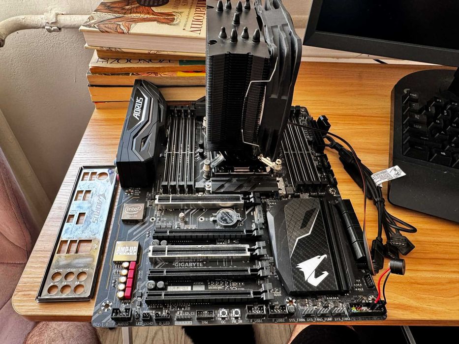 Gigabyte Aorus Gaming 3 Pro X299 + Intel Core i5-7640x + Cooler