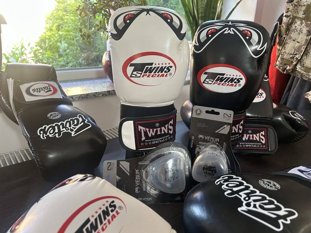 Echipament sportiv lupte de contact (boxing Gloves)