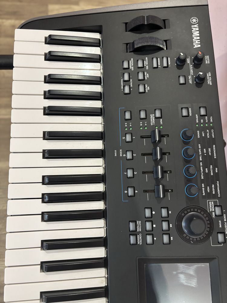 Yamaha modx6 като нов много запазен