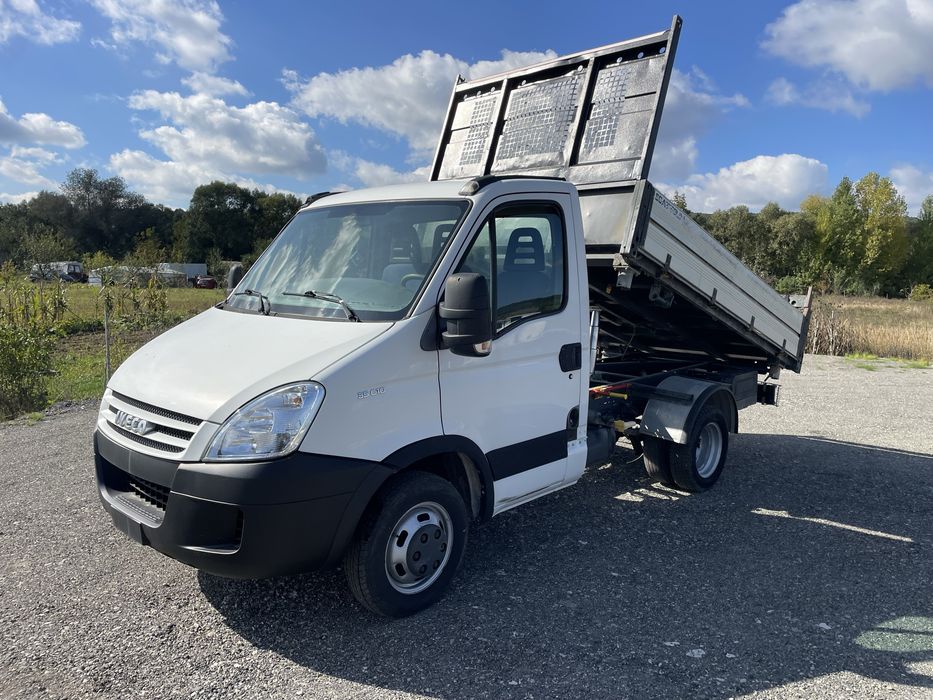 Iveco daily 35 C10 basculabil pe trei parti !