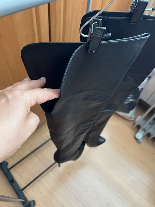 Високи ботуши с ток