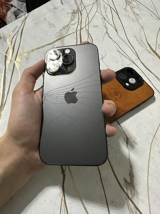 Айфон 14 про идалный!