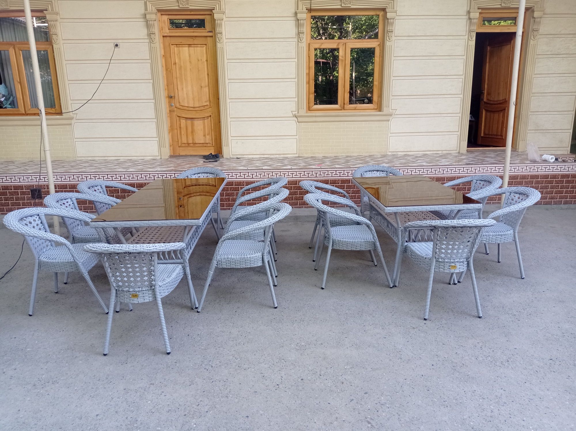 Ratan tòqima Kachela va stol stullar