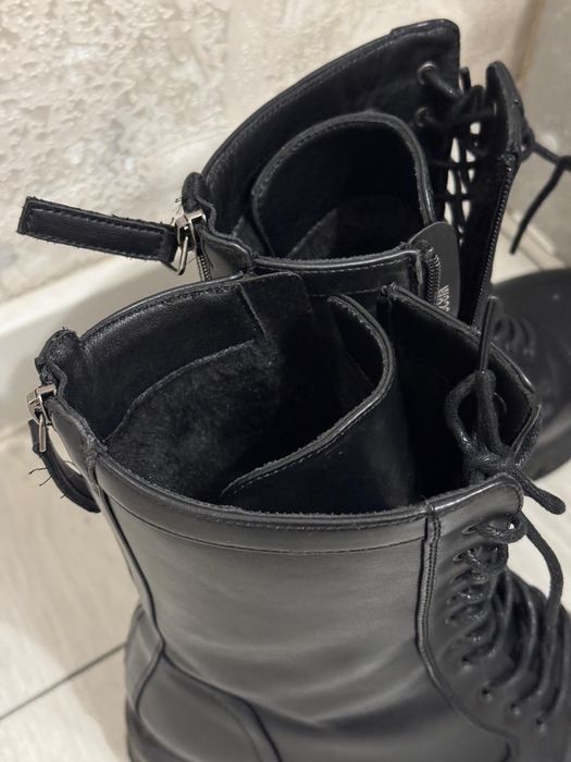 Продается ботинка