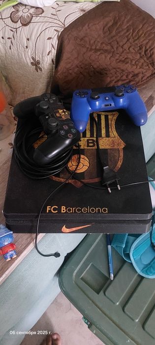 Продам Sony PlayStation 4 Slim