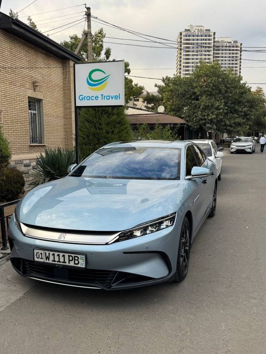 BYD Han 2023 zapas hod 715km