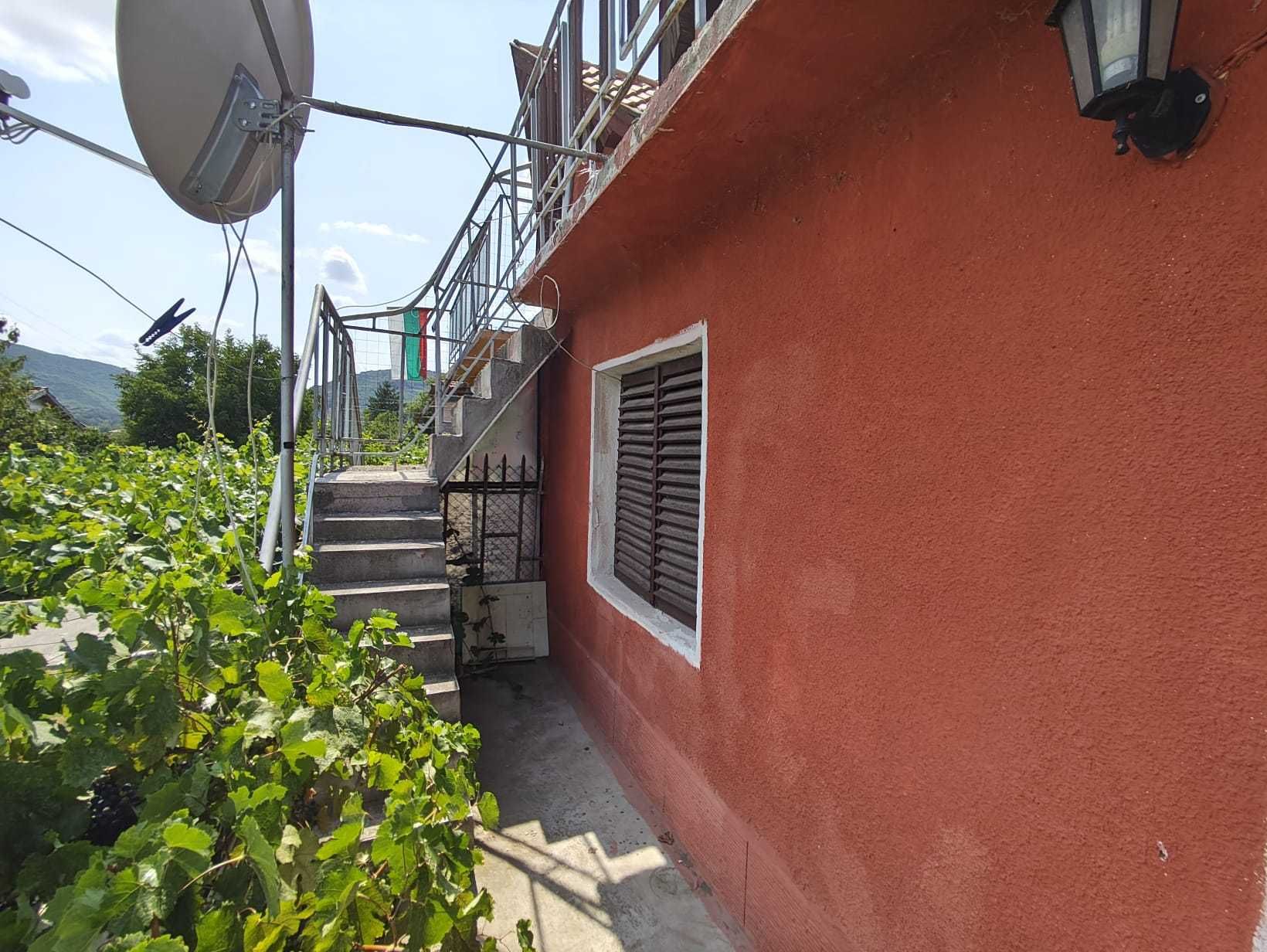 Триетажна вила, местност Драката