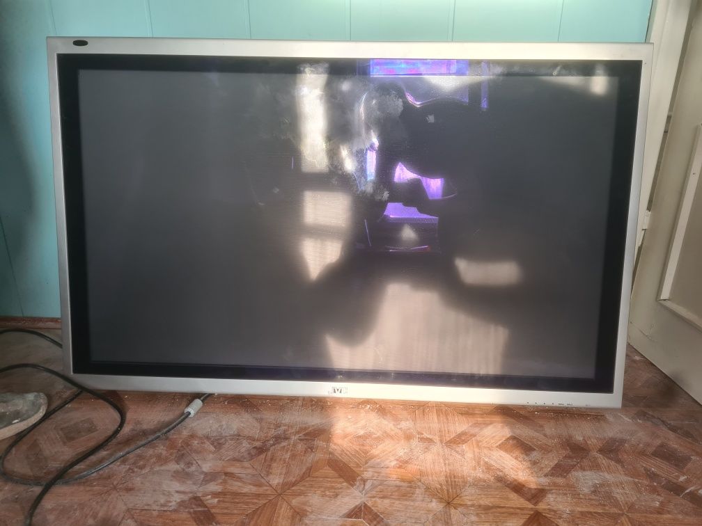 Экран JVC продам