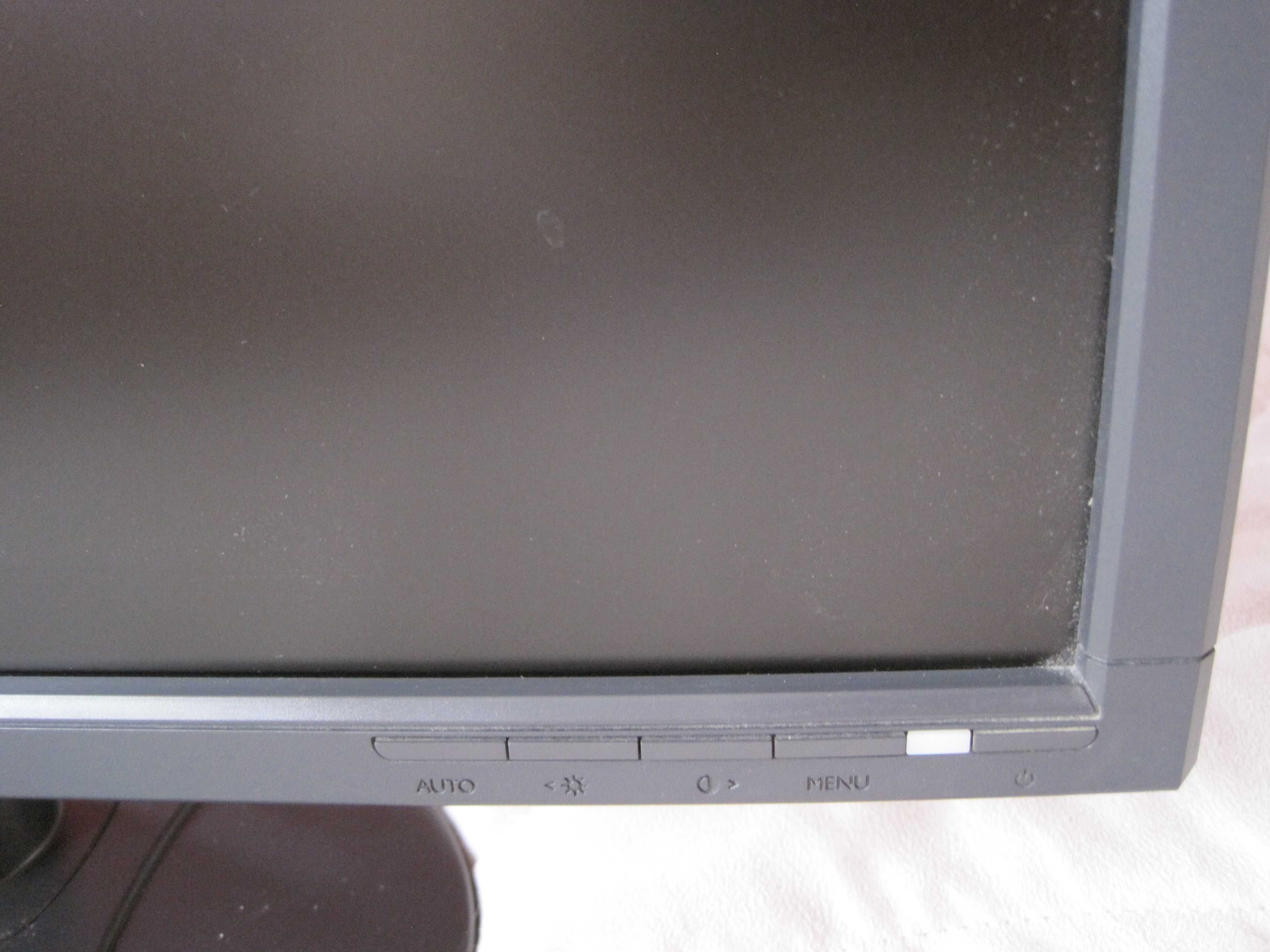 Монитор Philips 220WS8