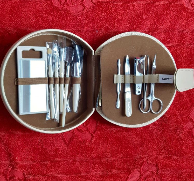 Vand trusa noua manichiura