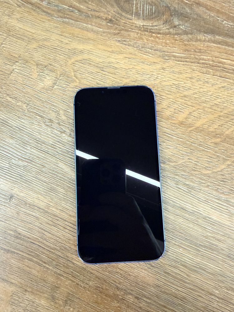 Продавам Iphone 13 128gb