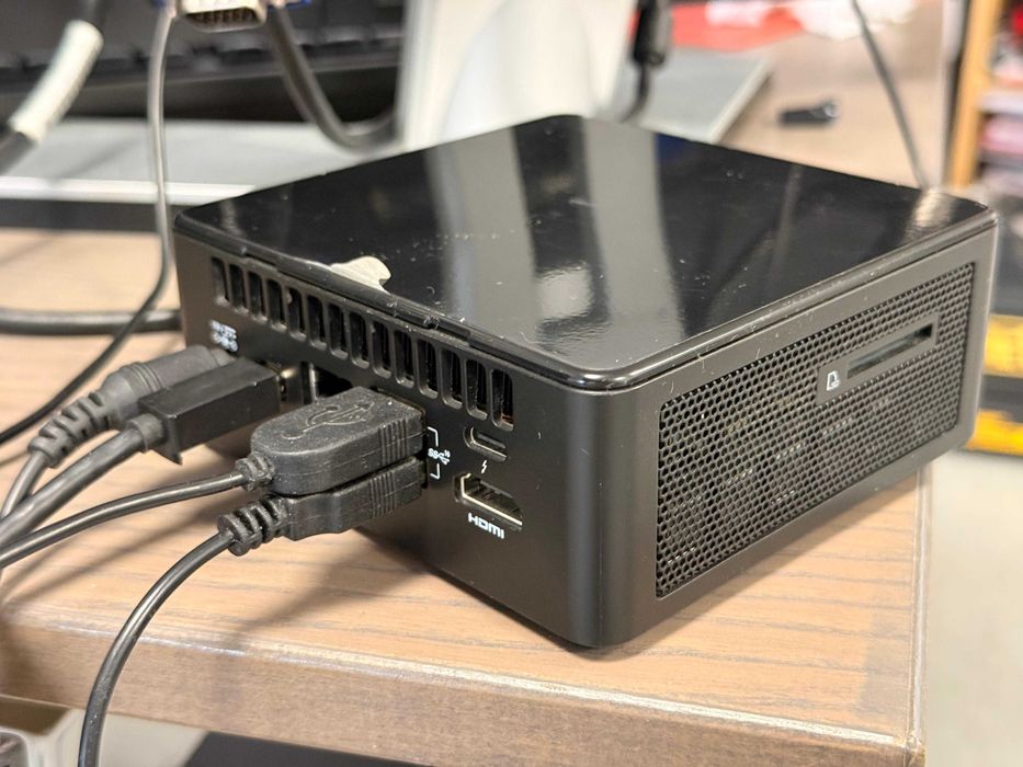 MiniPC Intel NUCPAHi5 32GB RAM , CPU i5 11th gen 1TB SSD Samsung