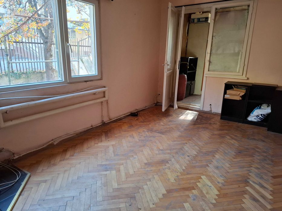 Тихо място, между бул.Гоце Делчев, бул.България и бул.Тодор Каблешков